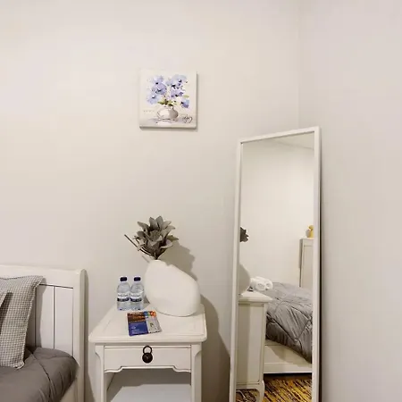 - - 4 * Porto
